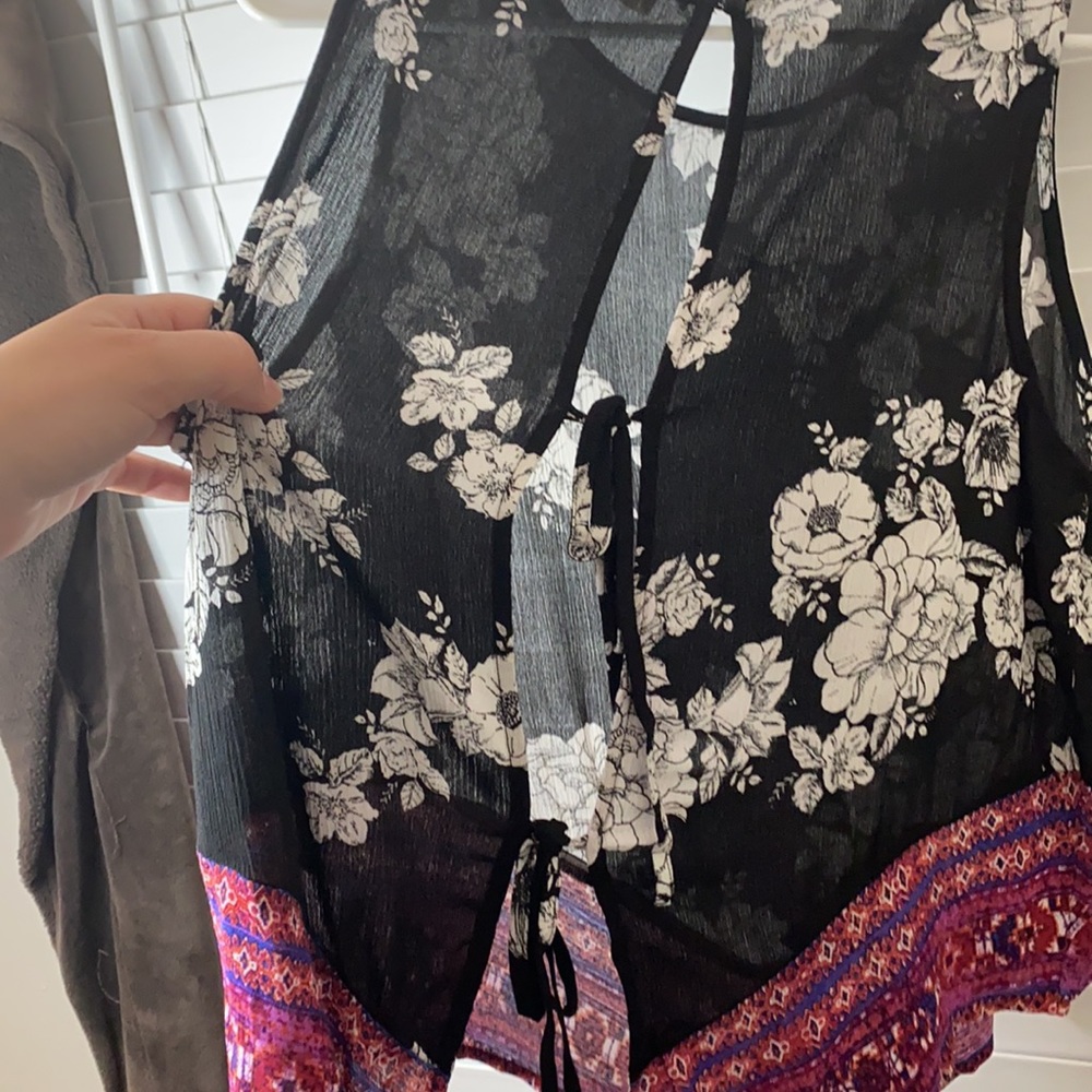 Top - Picture 3 of 3